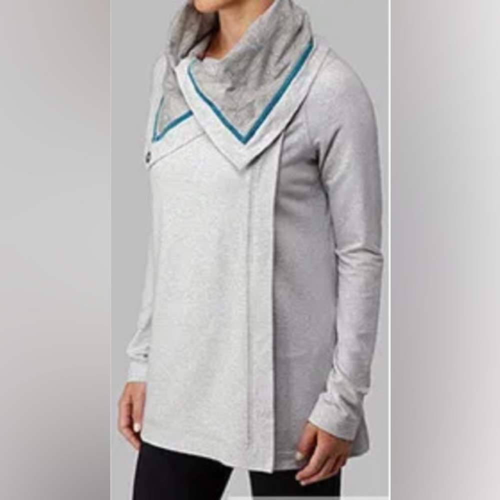 Lululemon Athletica Savasana wrap jacket